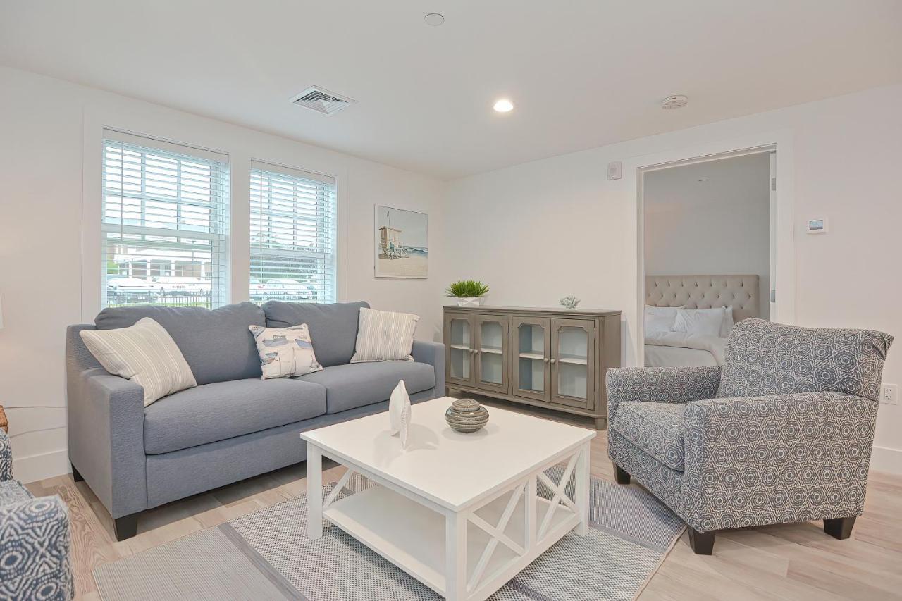 Downtown Plymouth Waterfront Luxury Condos Экстерьер фото