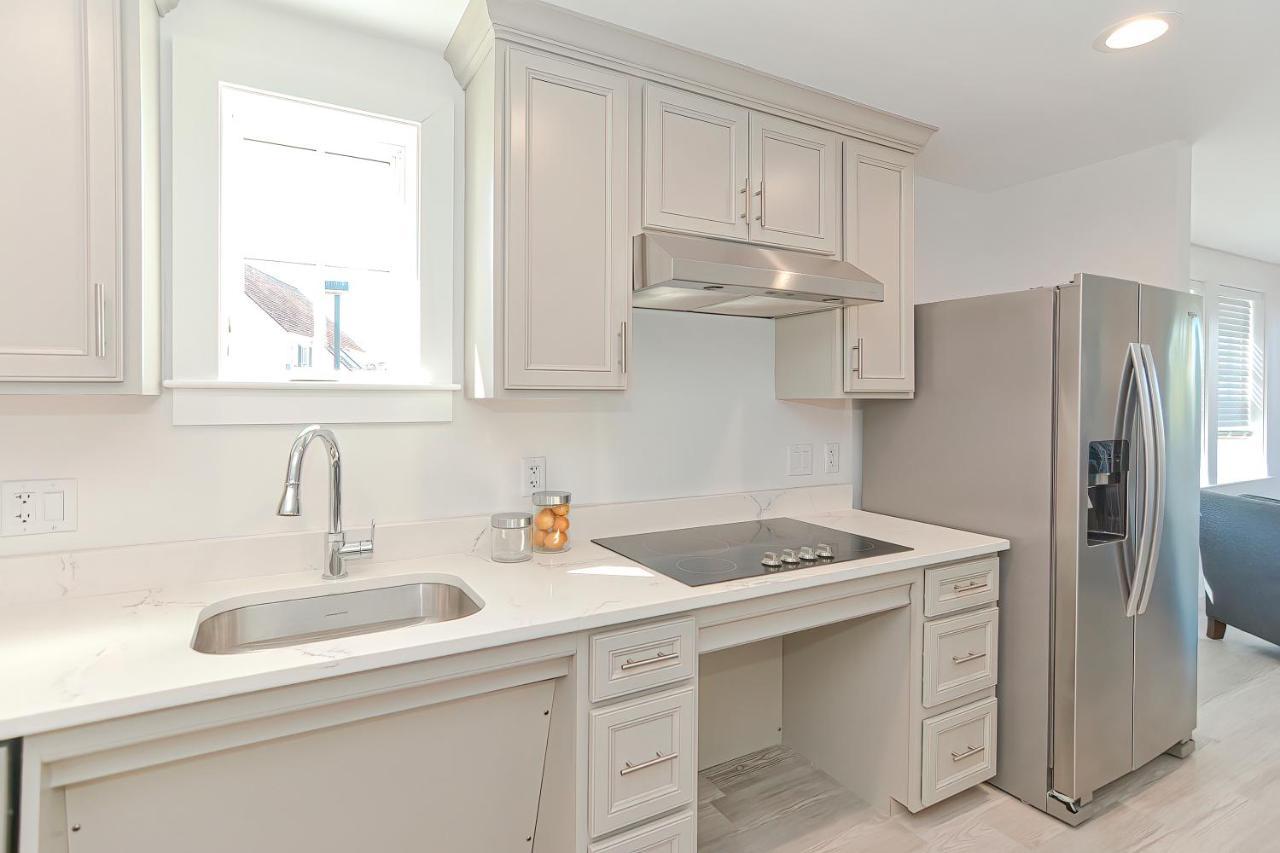 Downtown Plymouth Waterfront Luxury Condos Экстерьер фото
