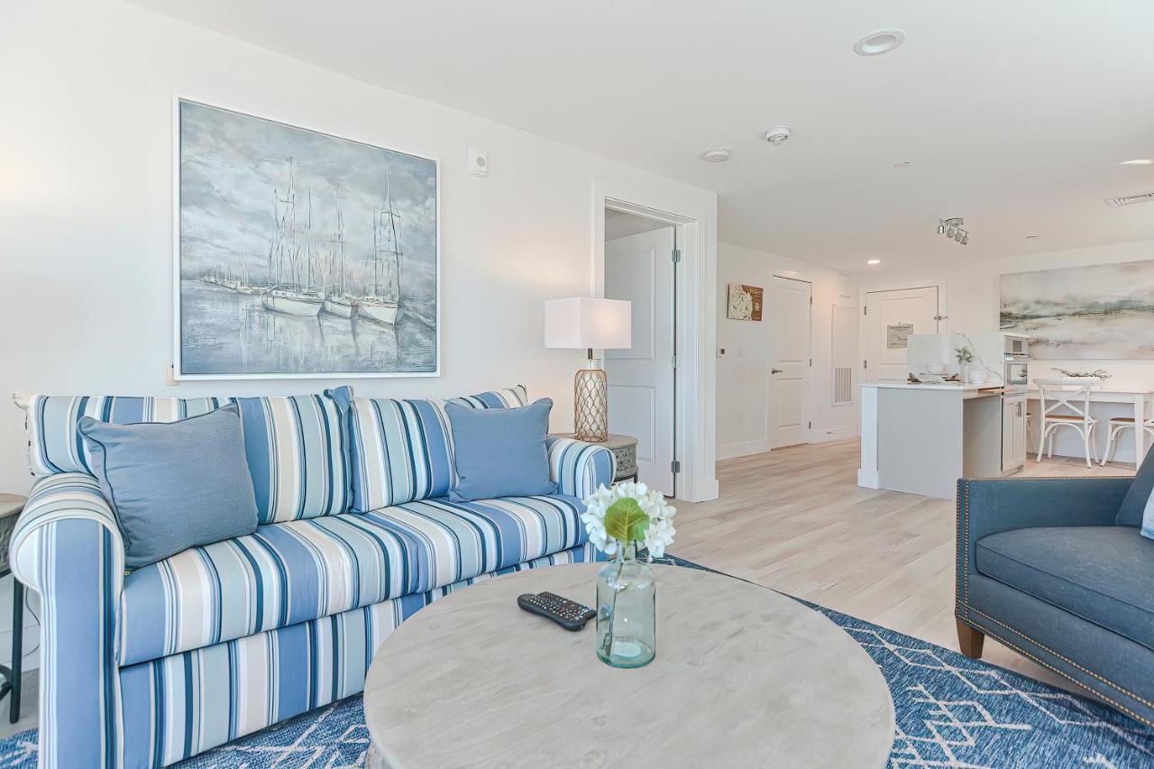 Downtown Plymouth Waterfront Luxury Condos Экстерьер фото